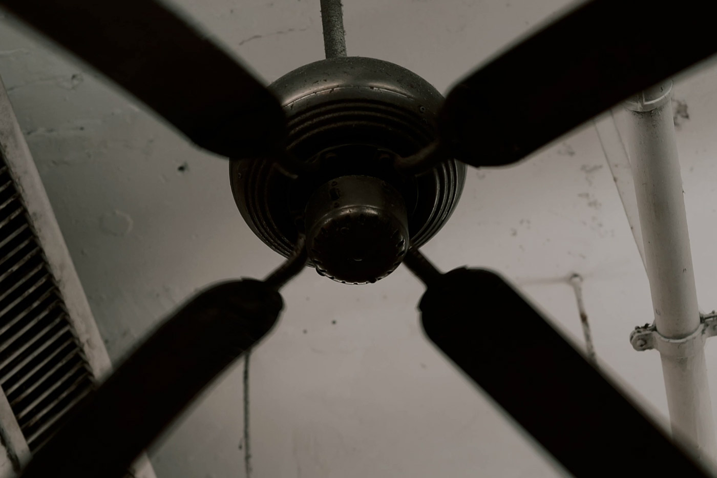 Capture high-speed motion with ceiling fans